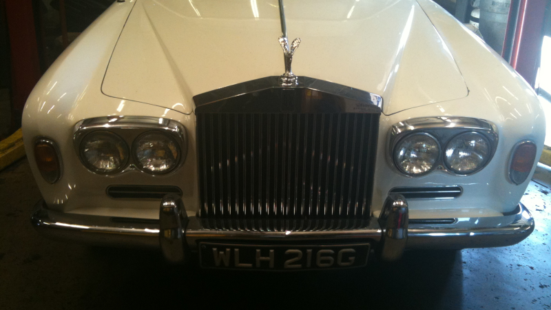 Illustration for article titled This Chevy-Powered '68 Rolls-Royce Is For Ballers On A Budget